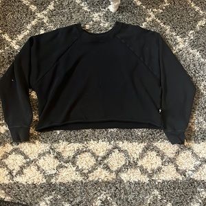 Cropped Black Sweatshirt